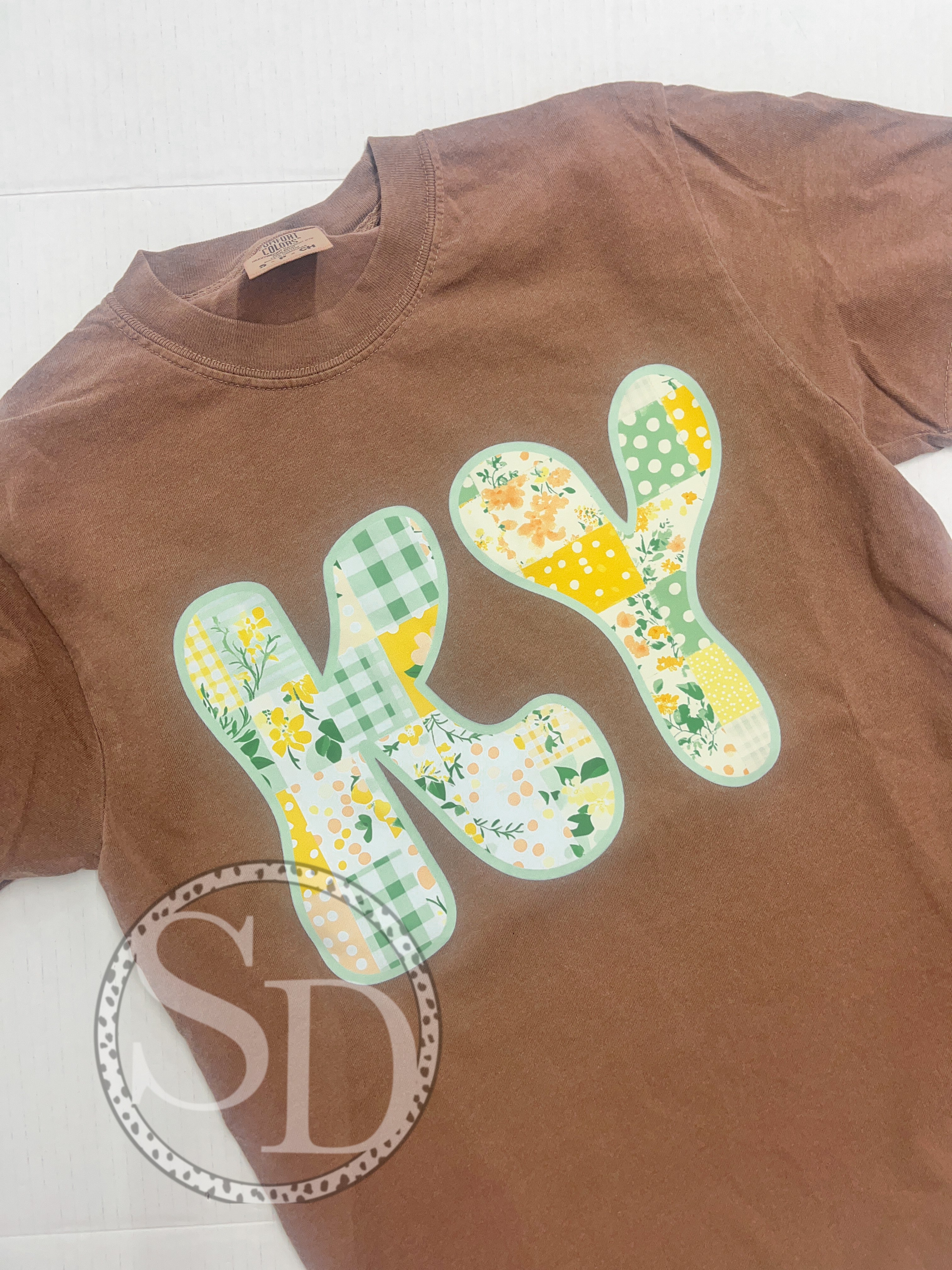 Brown patchwork KY Comfort Colors tee