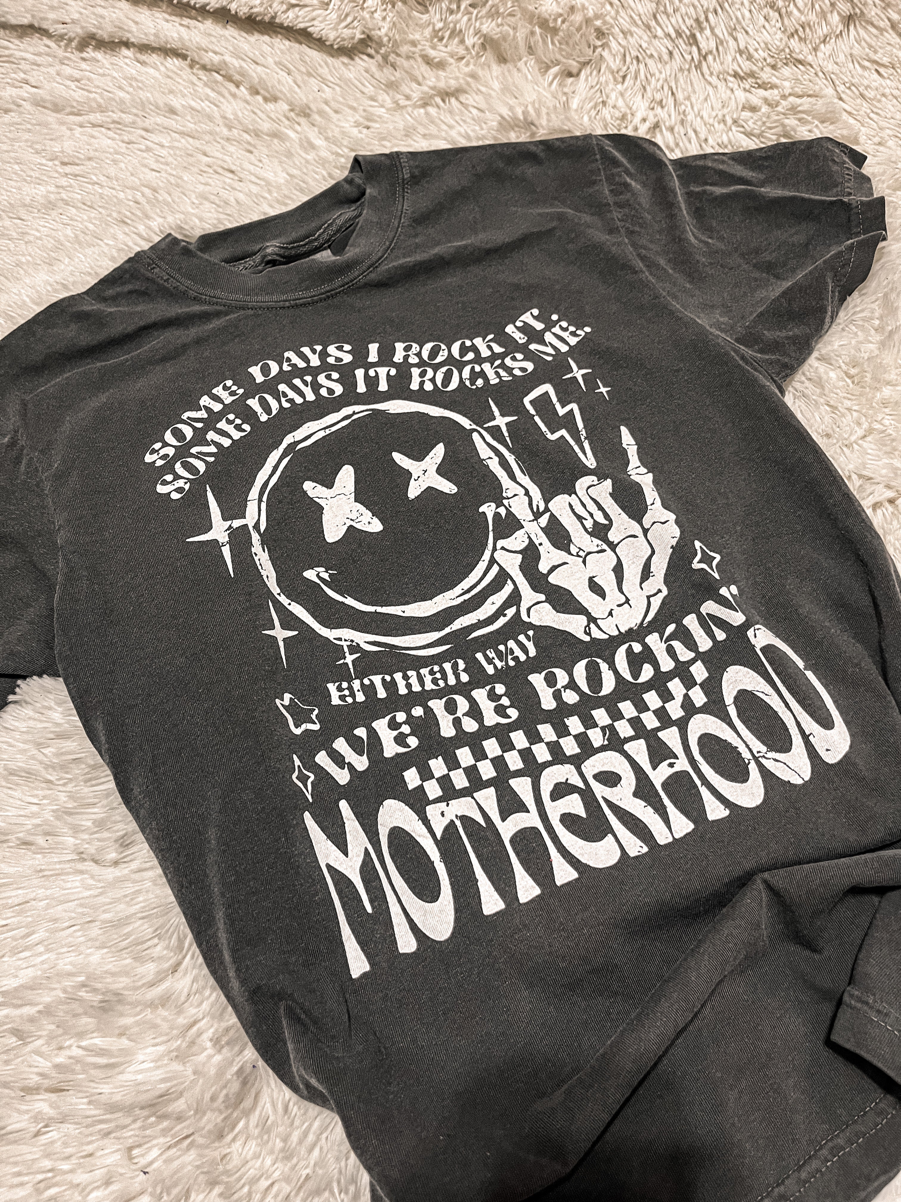 Rocking Motherhood Tee